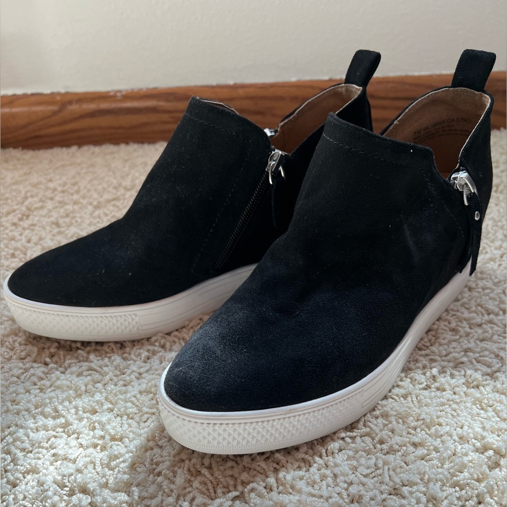 Susina - Black Heeled Wedge Boot